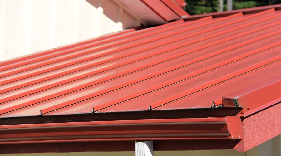 Professional gutter cleaning services in Roland, IA